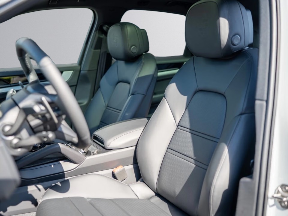 PORSCHE Cayenne 2025 — imagine 18