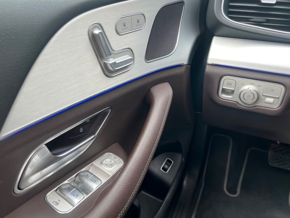 Mercedes-Benz GLE 400d 4MATIC AMG Line - foto 12