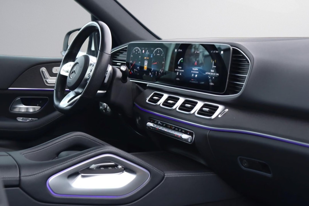 Mercedes-Benz GLE 400d 4MATIC AMG Line - foto 9