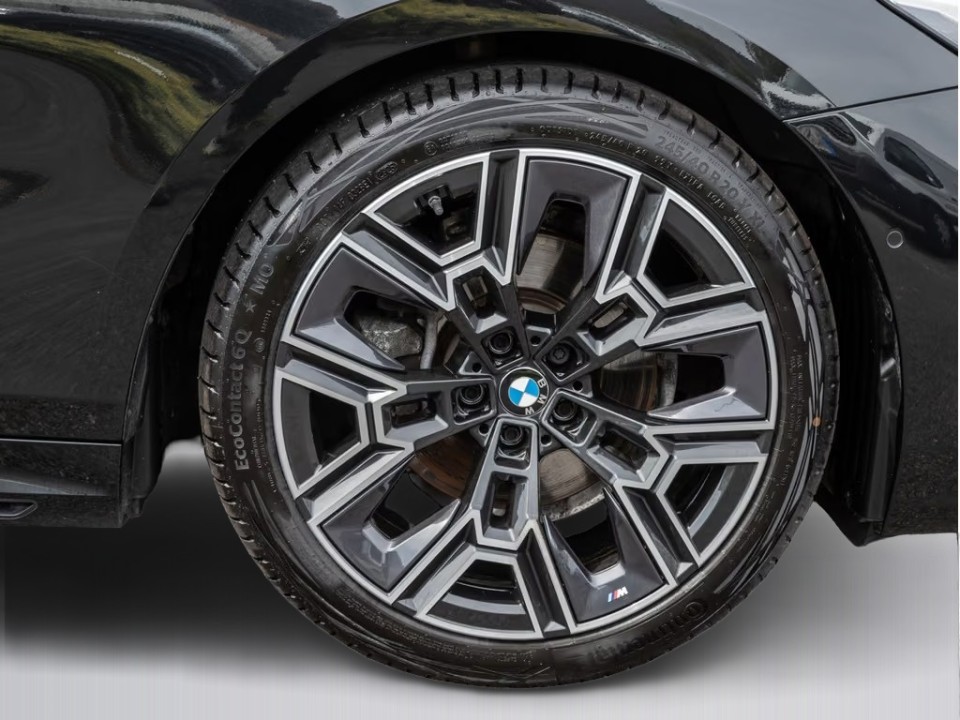 BMW Seria 5520d xDrive M-Sport - foto 27