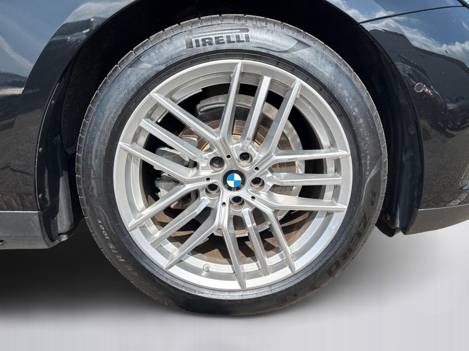 BMW Seria 5 520d xDrive - foto 16