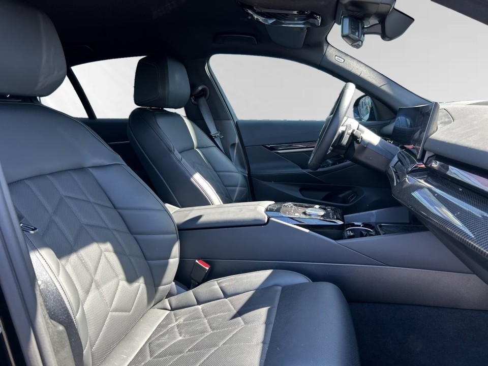 BMW Seria 5 520d xDrive M-Sport - foto 8