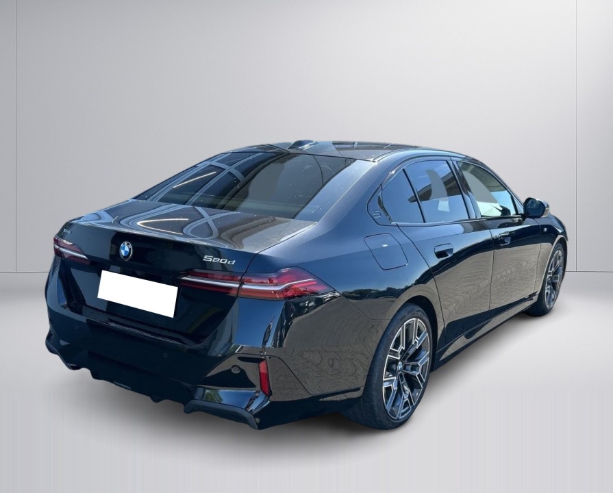 BMW Seria 5 520d xDrive M-Sport (3)