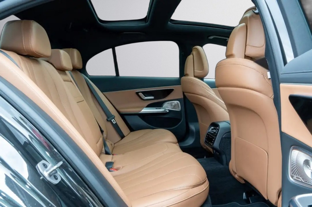 Mercedes-Benz E 400e 4MATIC - foto 9