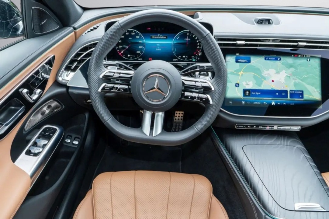 Mercedes-Benz E 400e 4MATIC (5)