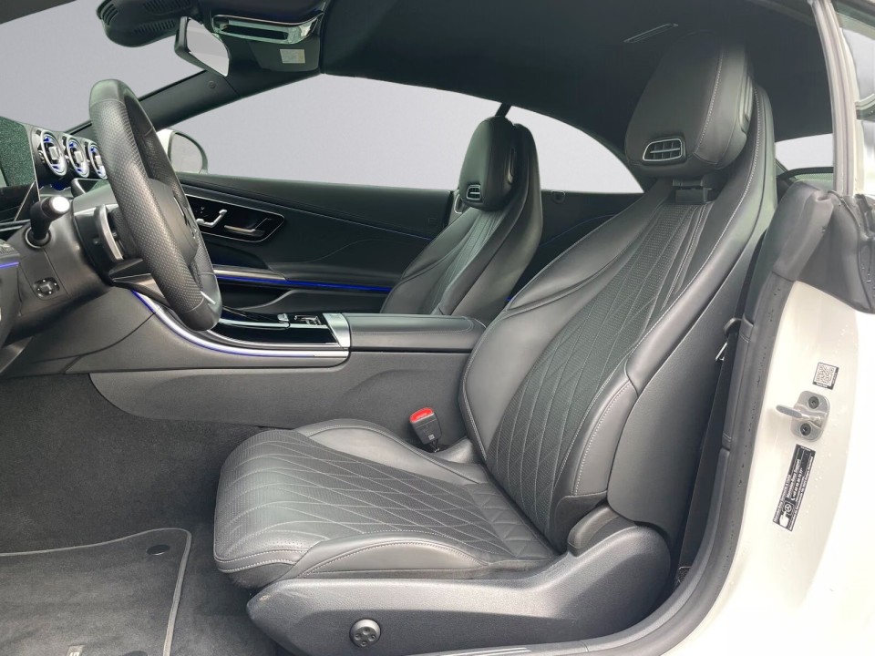 Mercedes-Benz CLE Cabriolet 300 4MATIC AMG Line - foto 13