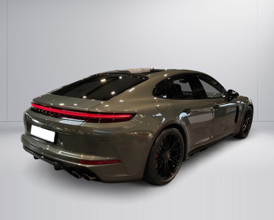 PORSCHE Panamera 2026 — imagine 3