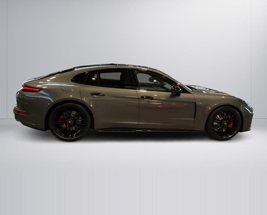 PORSCHE Panamera 2026 — imagine 2