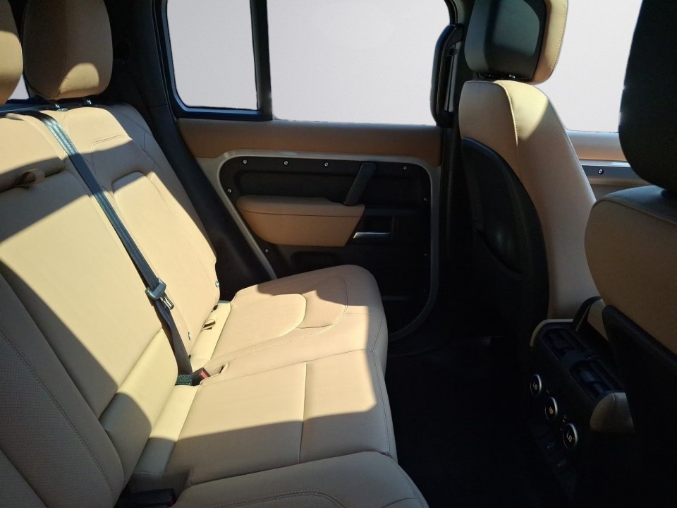 Land Rover Defender 110 D350 X-Dynamic HSE - foto 12
