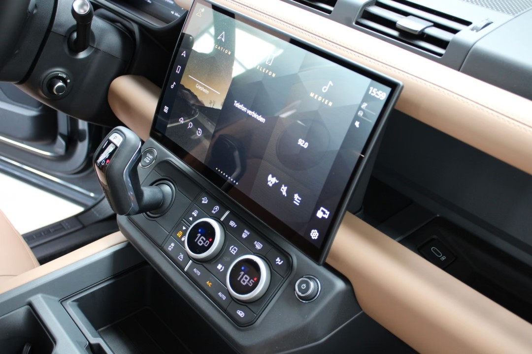Land Rover Defender 110 D350 X-Dynamic - foto 12