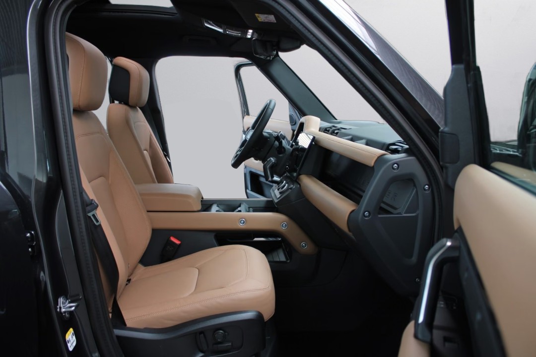 Land Rover Defender 110 D350 X-Dynamic - foto 11