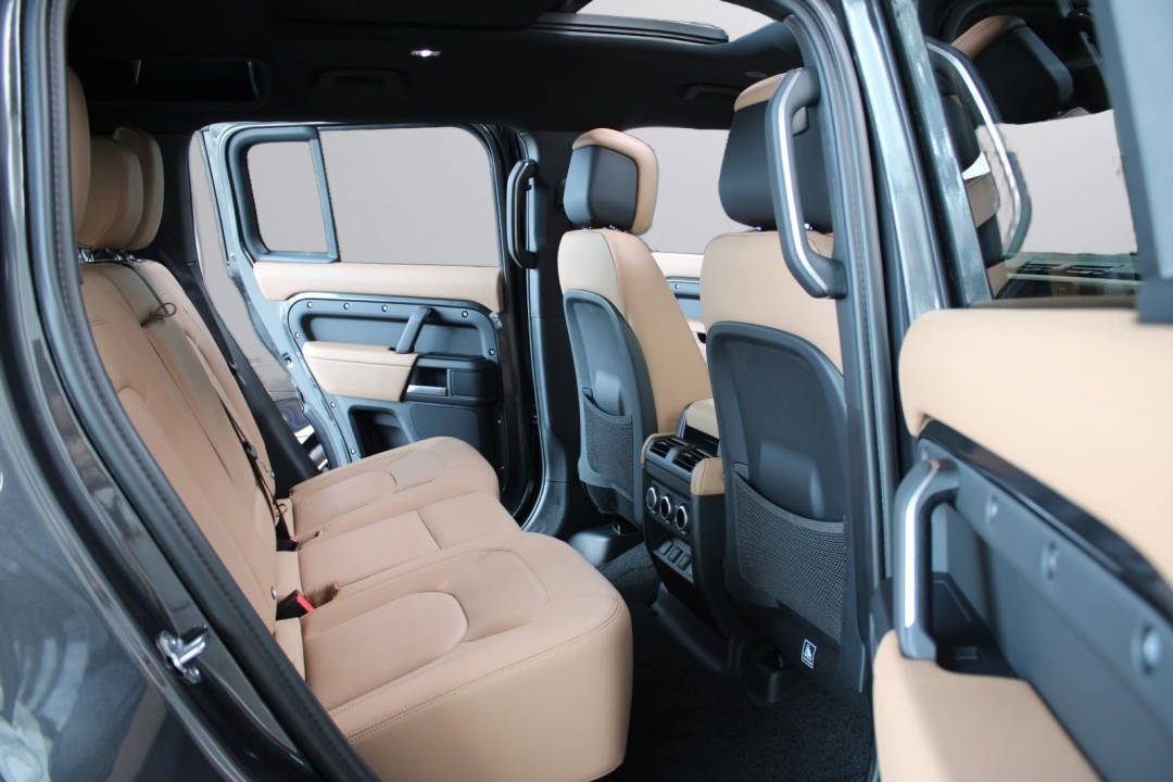 Land Rover Defender 110 D350 X-Dynamic - foto 16