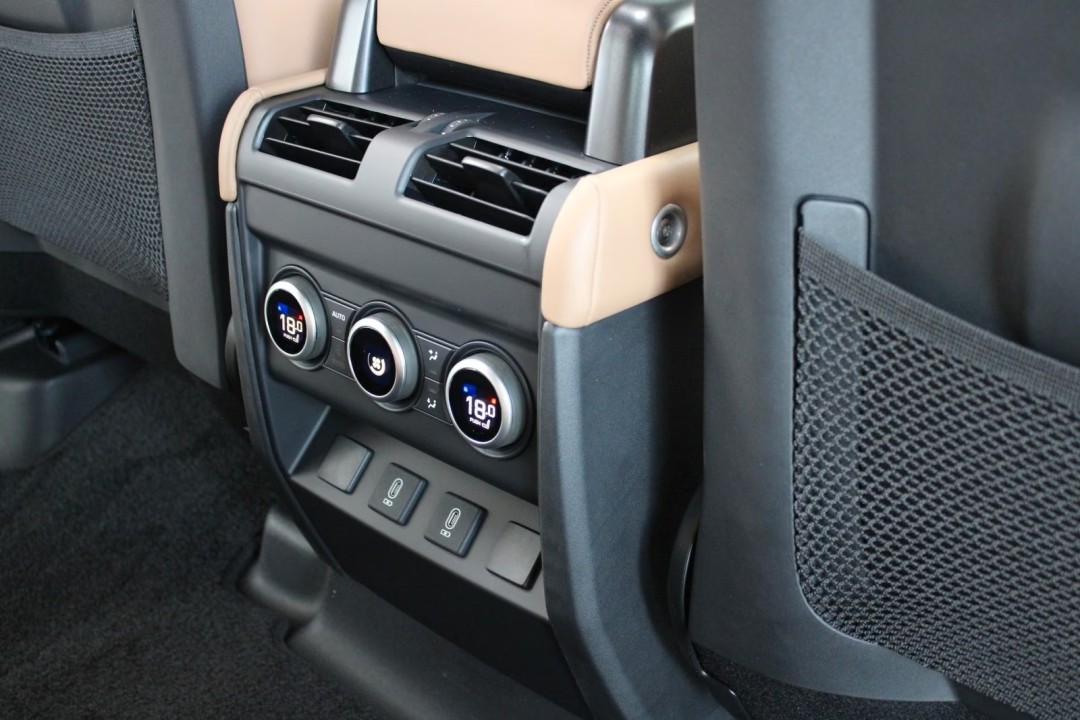 Land Rover Defender 110 D350 X-Dynamic - foto 14