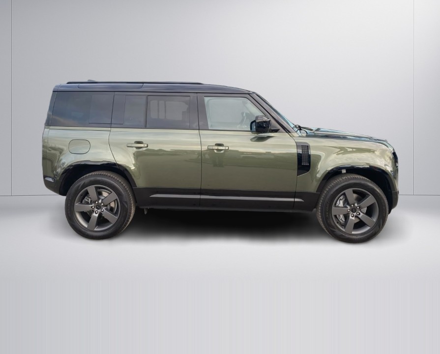 Land Rover Defender 110 D350 X-Dynamic HSE (2)