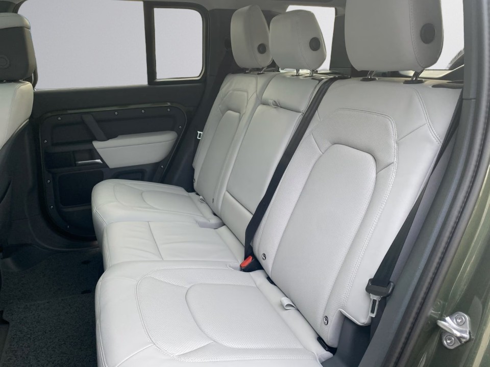 Land Rover Defender 110 D350 X-Dynamic HSE - foto 10