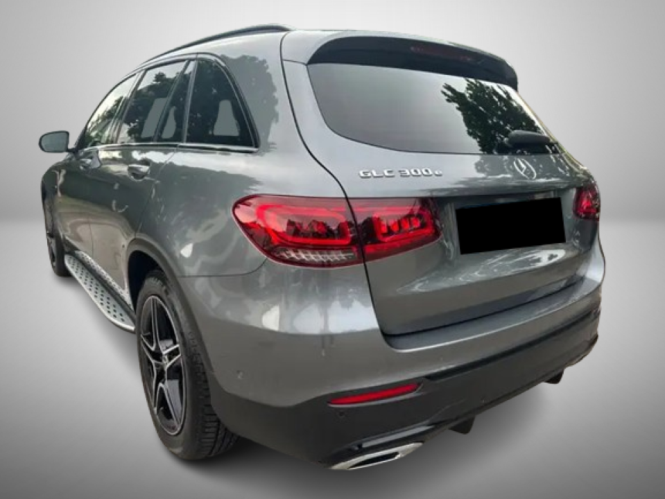 Mercedes-Benz GLC 300e 4Matic AMG (5)