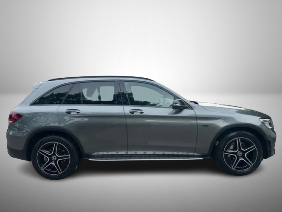 Mercedes-Benz GLC 300e 4Matic AMG (2)