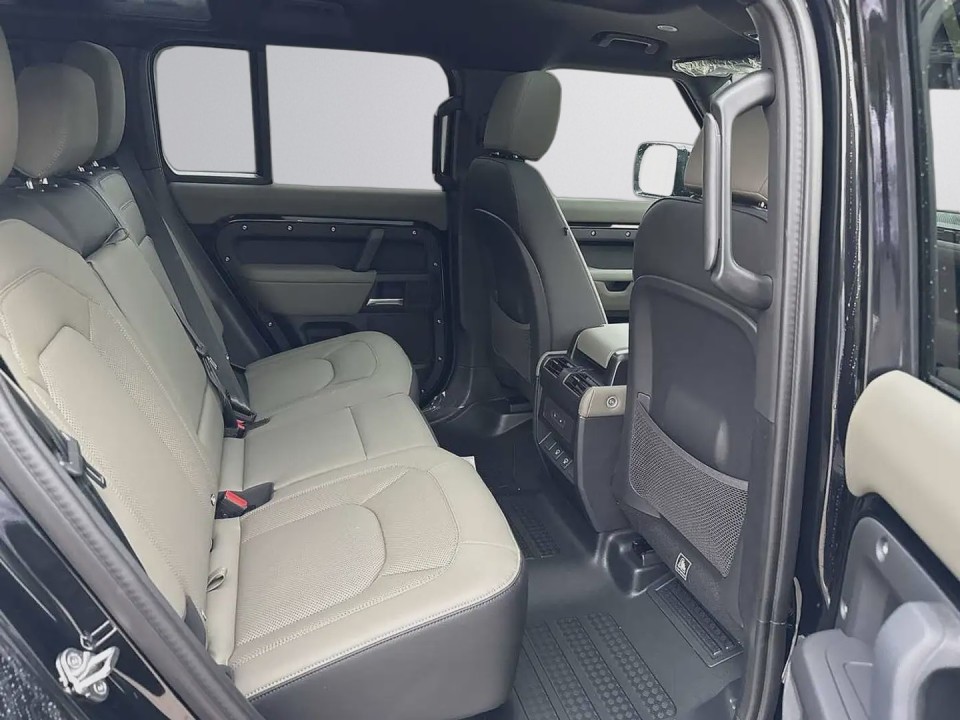 Land Rover Defender 110 D300 X-Dynamic SE - foto 7