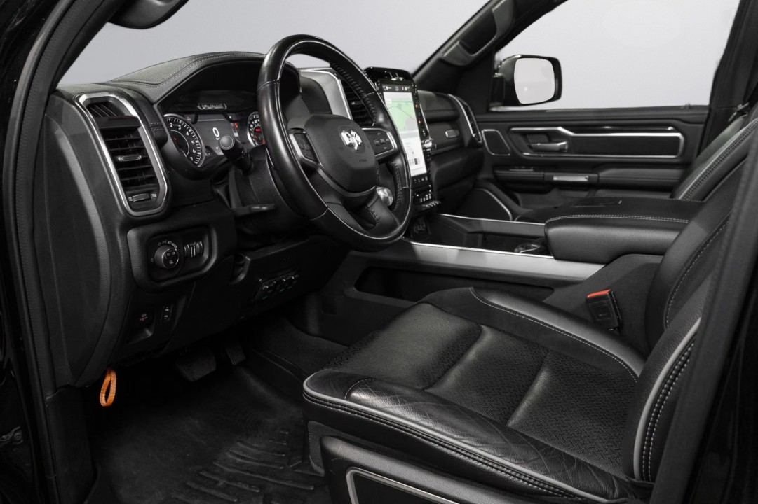 Dodge RAM 1500 Laramie 4x4 - foto 7