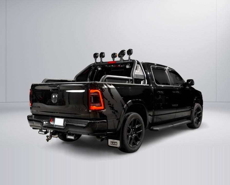 Dodge RAM 1500 Laramie 4x4 (2)