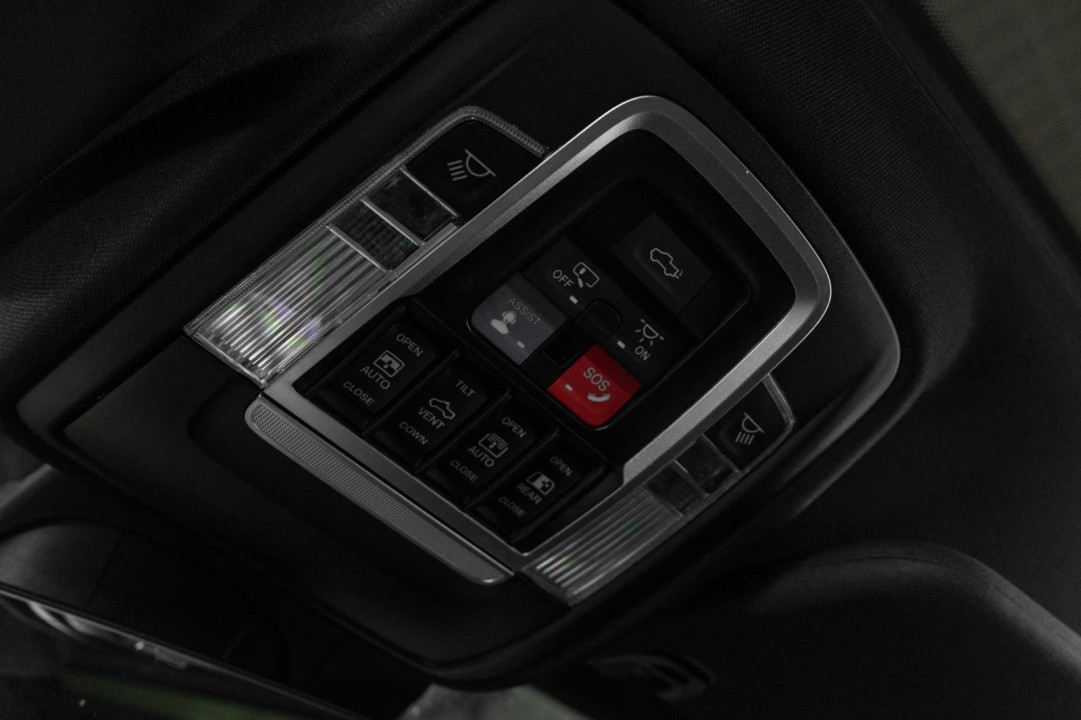 Dodge RAM 1500 Laramie 4x4 - foto 18