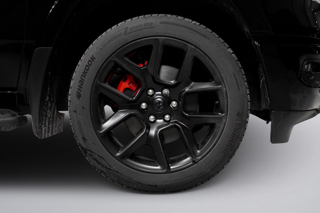 Dodge RAM 1500 Laramie 4x4 - foto 23