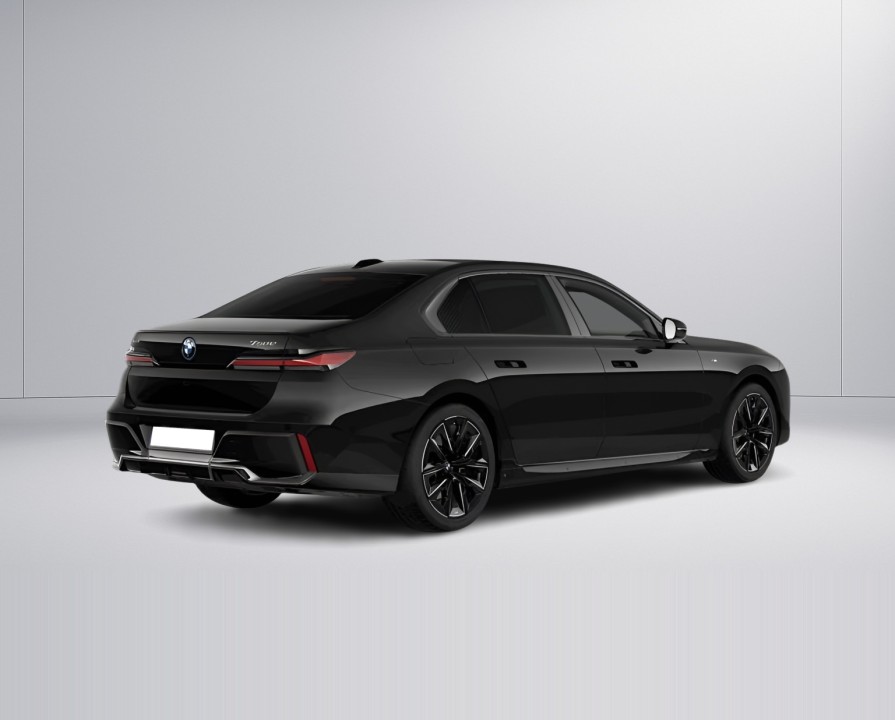 BMW Seria 7 750e xDrive M-Sport (3)