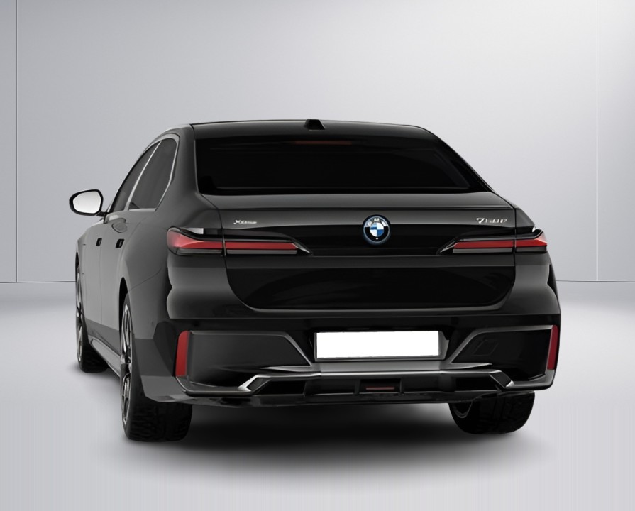 BMW Seria 7 750e xDrive M-Sport (4)