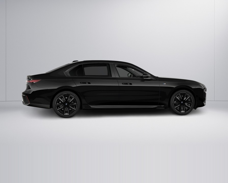 BMW Seria 7 750e xDrive M-Sport (2)