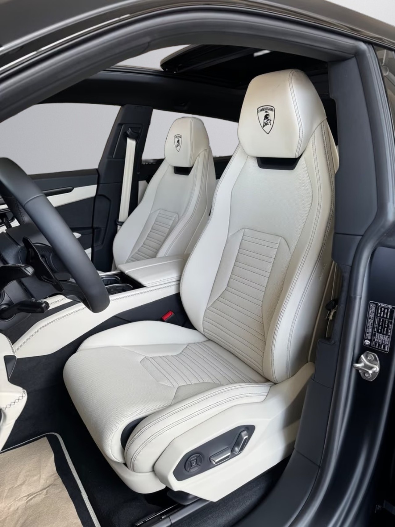 Lamborghini URUS SE - foto 22