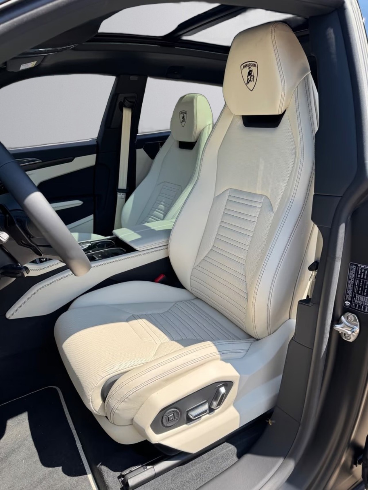 Lamborghini URUS SE - foto 26