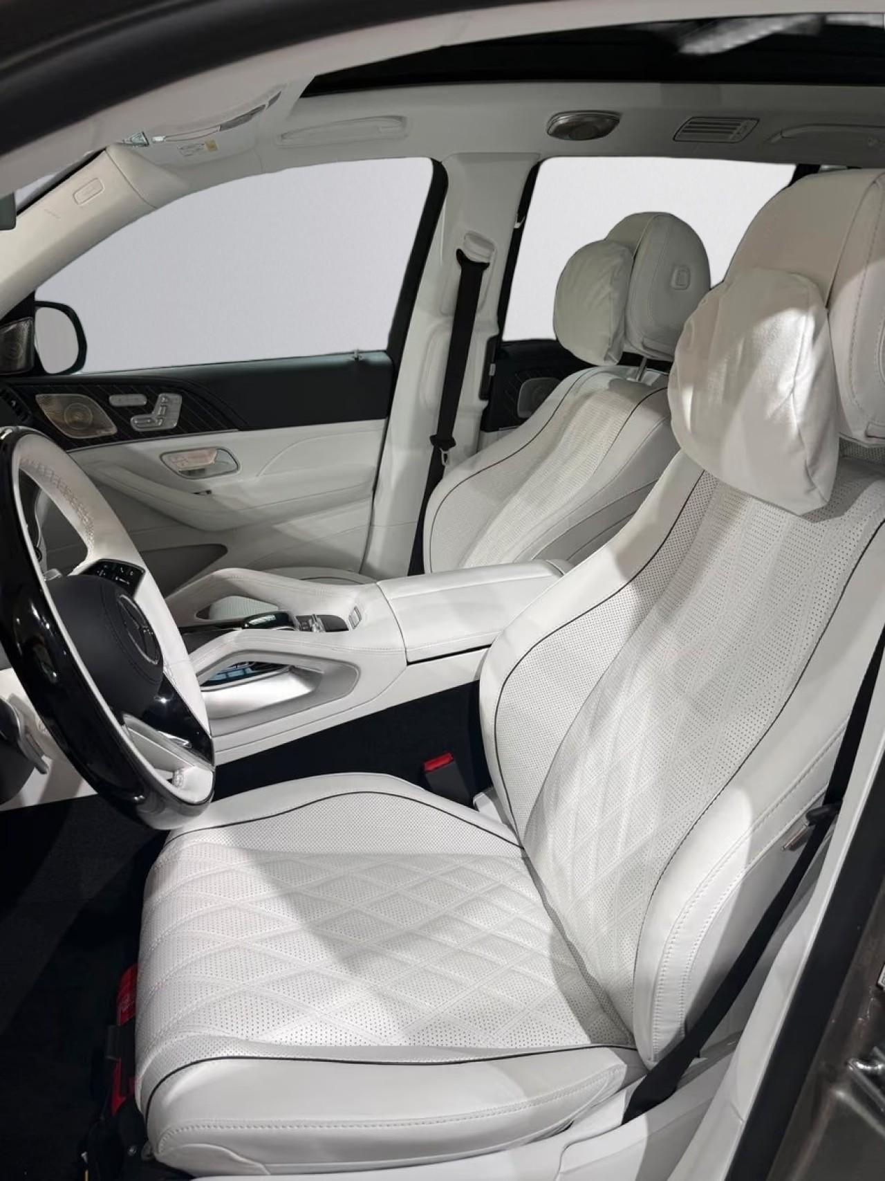 Mercedes-Benz GLS Maybach 600 Night Series (4)
