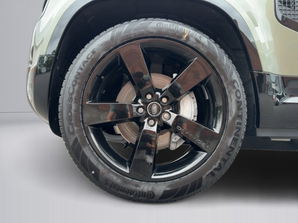 Land Rover Defender 110 D300 X-Dynamic HSE - foto 17