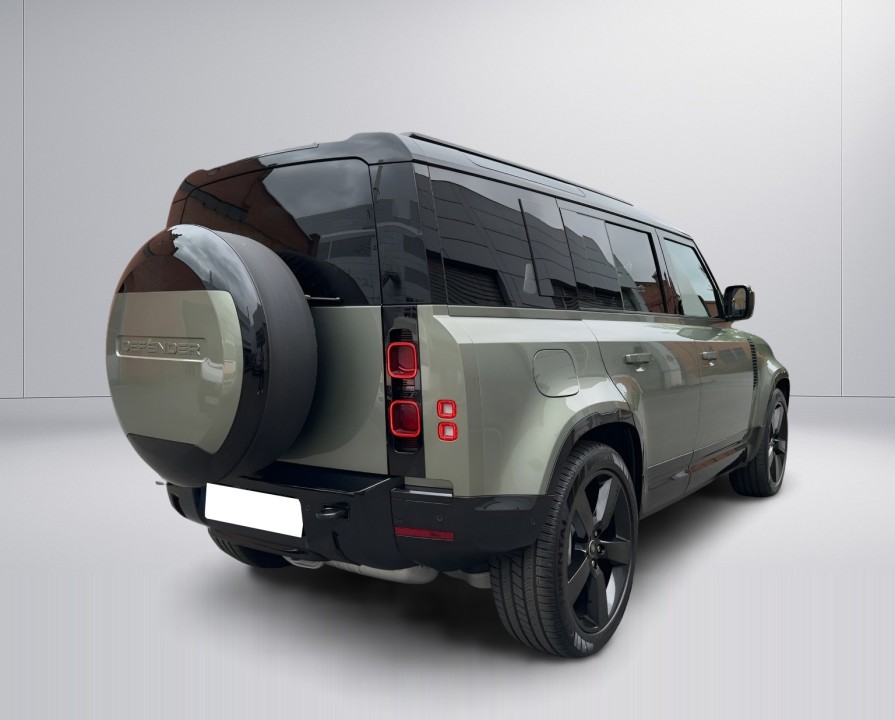 Land Rover Defender 110 D300 X-Dynamic HSE (3)