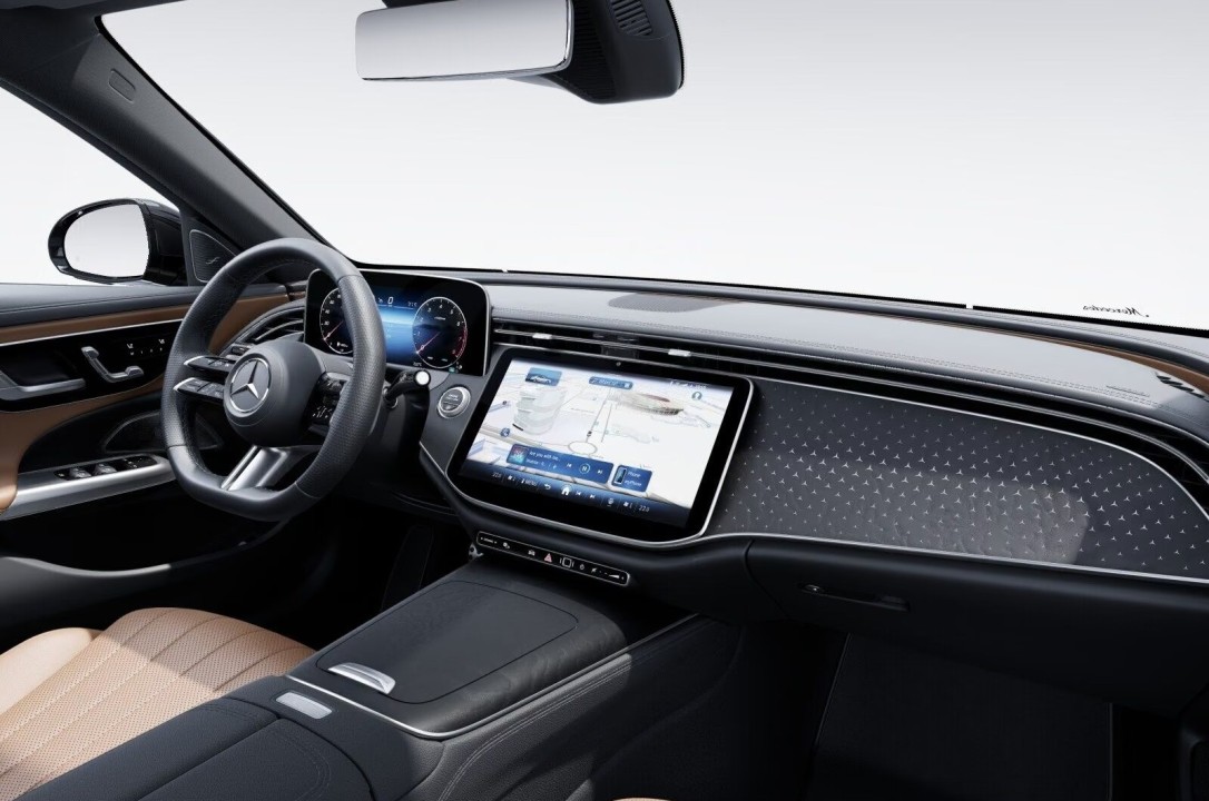 Mercedes-Benz E 200 AMG Line - foto 7