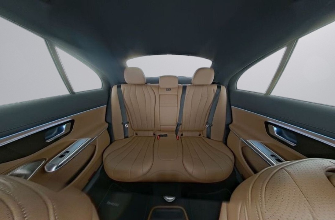 Mercedes-Benz E 200 AMG Line - foto 12