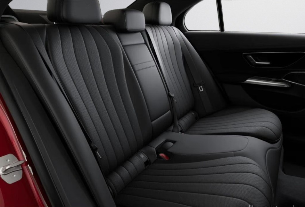 Mercedes-Benz E 300de 4MATIC AMG Line - foto 8