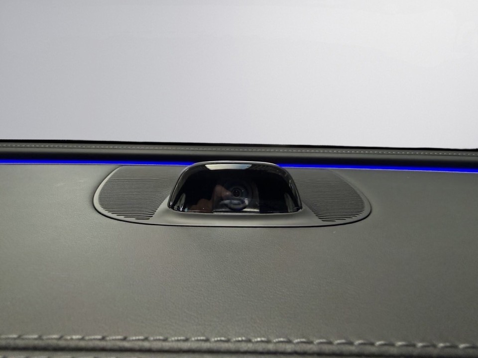 Mercedes-Benz E 200 AMG Line - foto 19