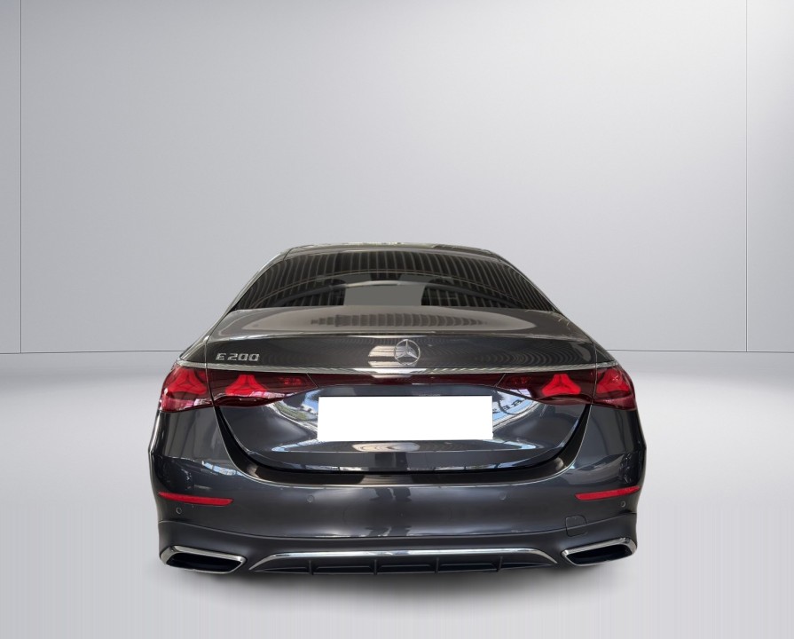 Mercedes-Benz E 200 AMG Line (4)
