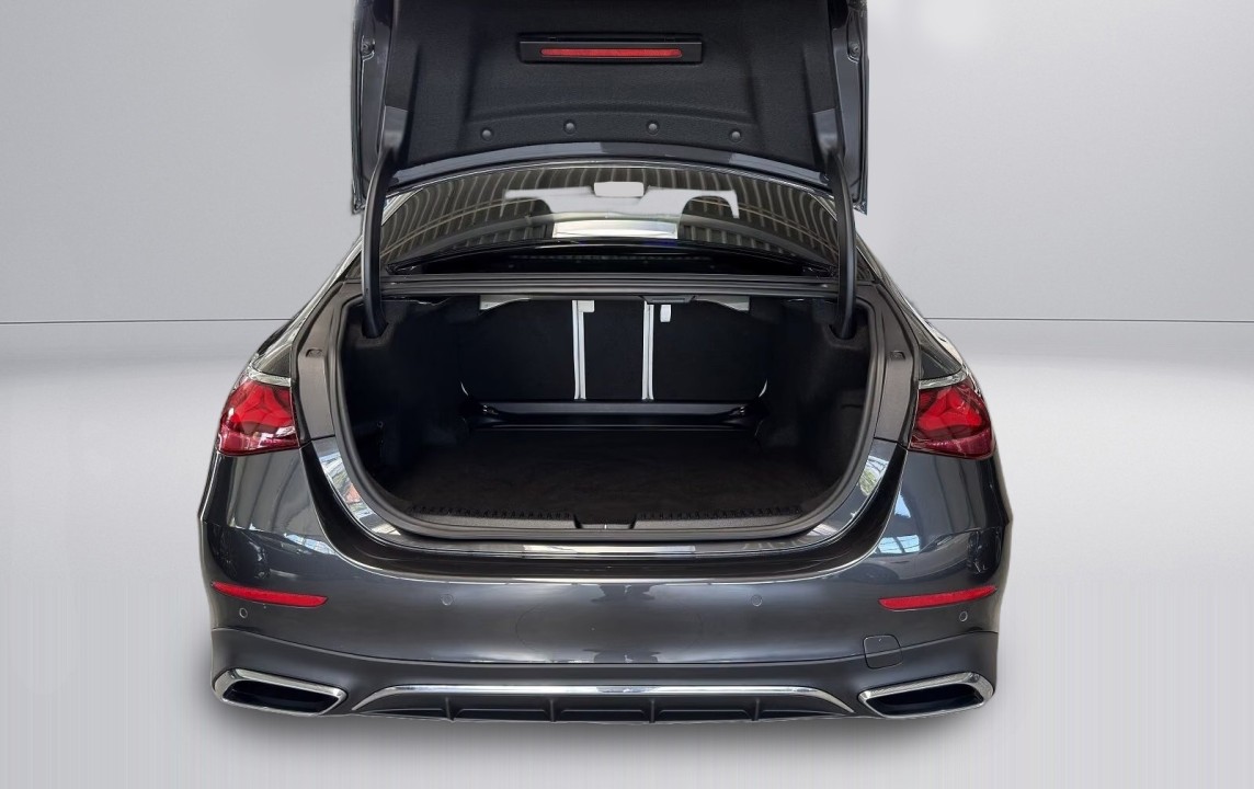 Mercedes-Benz E 200 AMG Line - foto 22