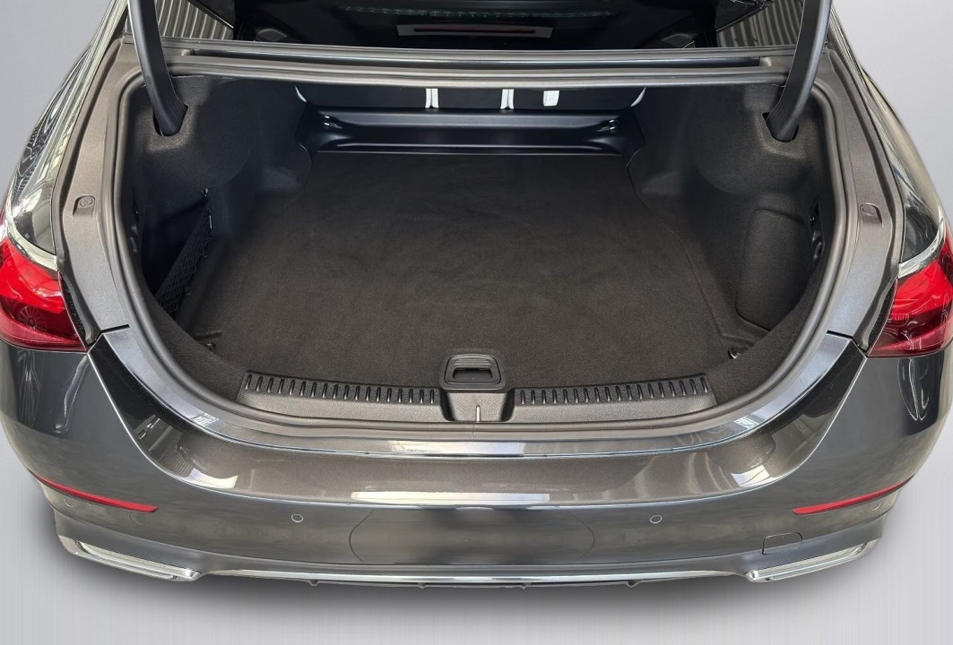 Mercedes-Benz E 200 AMG Line - foto 23
