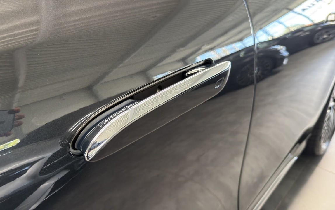 Mercedes-Benz E 200 AMG Line - foto 18