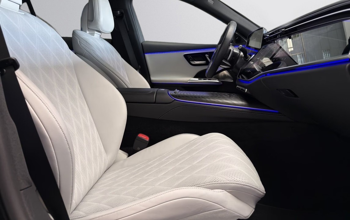 Mercedes-Benz E 200 AMG Line - foto 10