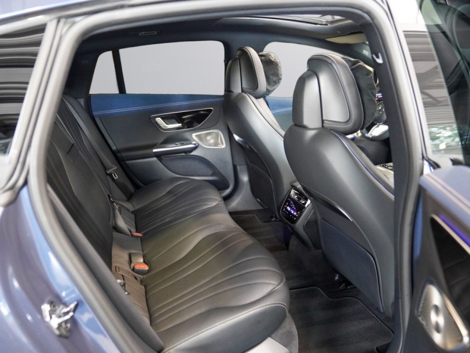 Mercedes-Benz EQE 300 AMG Line - foto 23