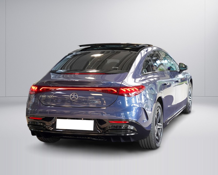 Mercedes-Benz EQE 300 AMG Line (4)