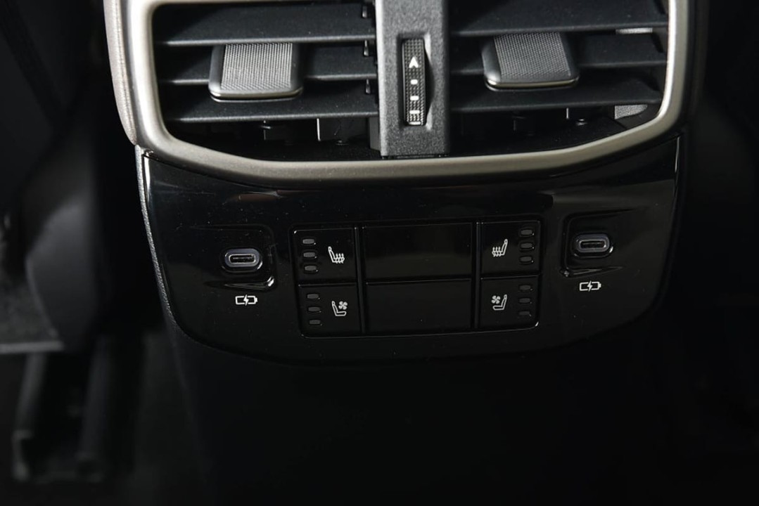 Lexus Seria RX 450h+ AWD F-Sport - foto 19