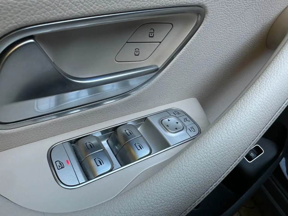 Mercedes-Benz GLE 300d 4MATIC - foto 14