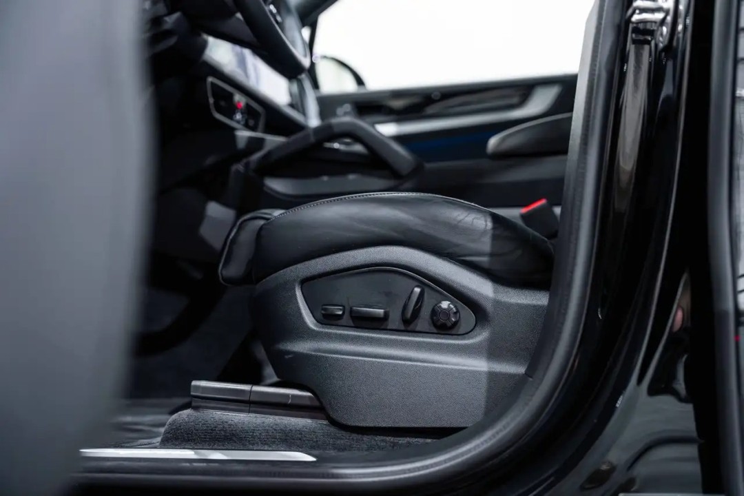 Porsche Cayenne Hybrid - foto 27