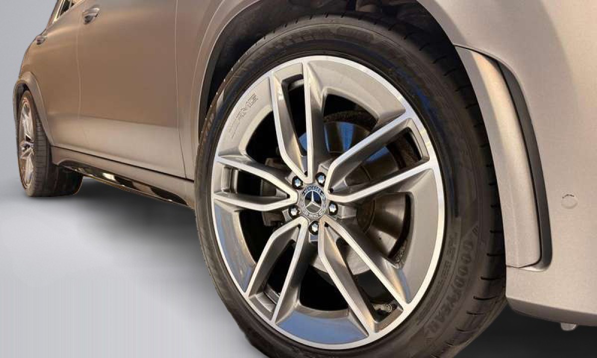 Mercedes-Benz GLE 400d 4MATIC AMG Line - foto 29