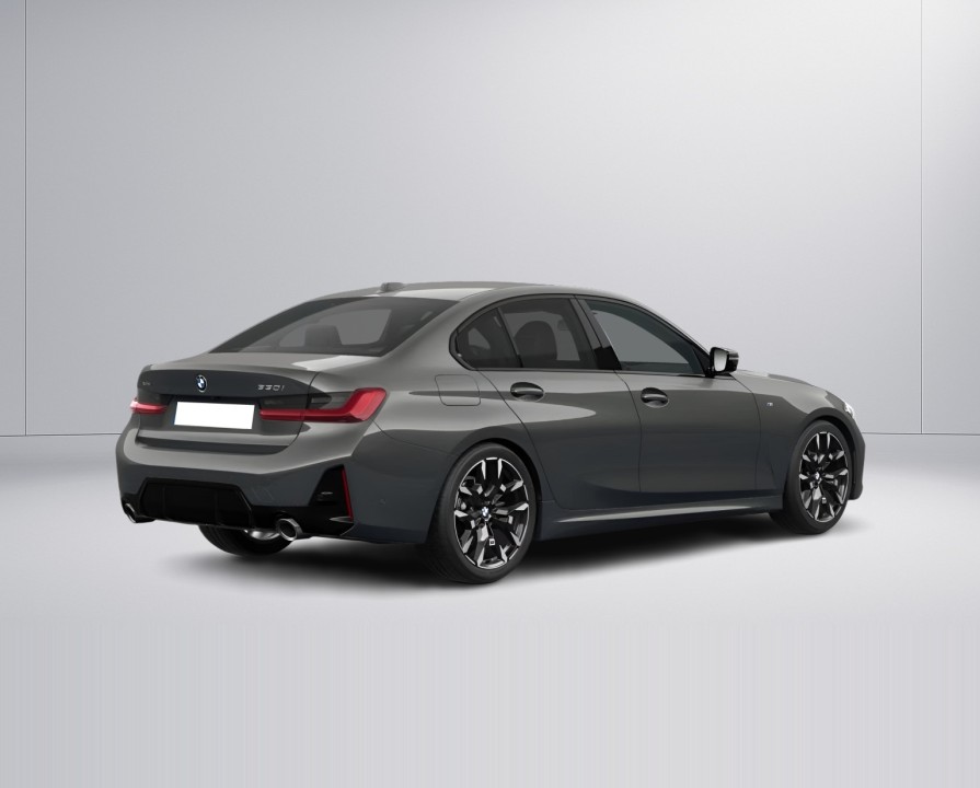 BMW Seria 3 330i xDrive M Sport (2)